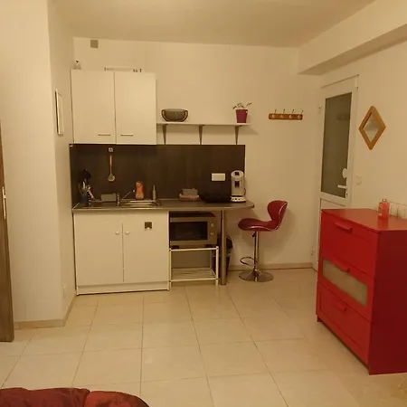 Apartment Fonctionnel-terrasse Partagee, Jardin-le Pratique